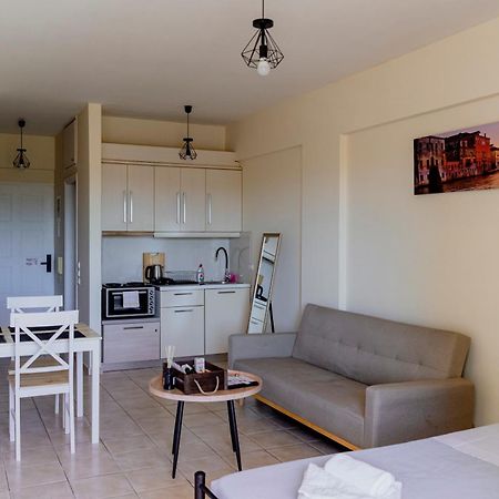 Cozy Nights Apartment Messini Exterior photo